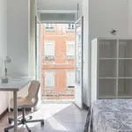 Rent a room in lisbon