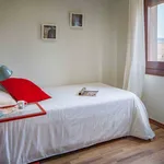 Rent 4 bedroom apartment of 70 m² in Barcelona