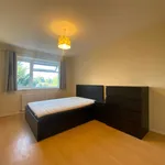 Rent 2 bedroom apartment in Reigate and Banstead