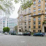 Rent 4 bedroom apartment in Ixelles