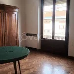 Affitto 5 camera appartamento di 135 m² in Firenze