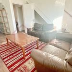 Rent 3 bedroom flat in East Midlands