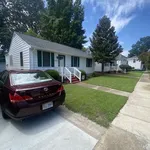 Rent 3 bedroom house in Edgewater