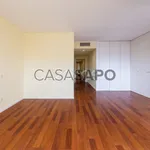 Rent 3 bedroom apartment of 213 m² in Cidade da Maia