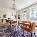 Rent 6 bedroom apartment of 194 m² in Paris