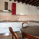 Rent 2 bedroom apartment of 100 m² in padova