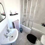 Rent 2 bedroom flat in East Midlands