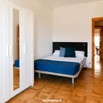 Rent a room of 190 m² in Madrid