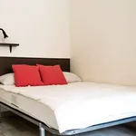 Rent a room of 150 m² in valencia