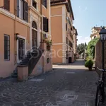 Rent 1 bedroom apartment of 35 m² in Roma