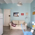 Rent 5 bedroom apartment of 50 m² in Barcelona