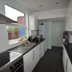 Rent 3 bedroom flat in East Midlands