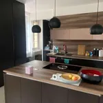 Appartement de 118 m² avec 4 chambre(s) en location à Valence