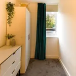 Rent 1 bedroom flat of 344 m² in Reigate and Banstead