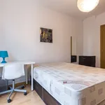 Rent a room of 200 m² in madrid