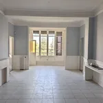 Appartement de 183 m² avec 5 chambre(s) en location à Marseille