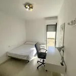 Rent a room of 380 m² in seville