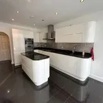 Rent 4 bedroom apartment in West Midlands