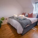 Rent 3 bedroom flat of 8 m² in London