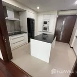 Rent 4 bedroom apartment of 265 m² in Bangkok