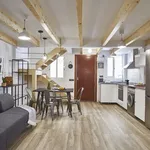 Rent 5 bedroom apartment of 95 m² in Barcelona