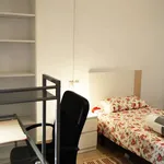 Rent a room of 100 m² in valencia