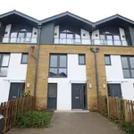 Town house to rent in Sycamore Avenue, Woking GU22