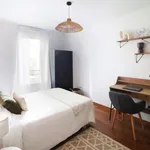 Rent 4 bedroom apartment in Lille