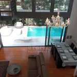 Rent 4 bedroom house of 420 m² in Glyfada