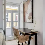 Rent 2 bedroom apartment of 81 m² in lisbon