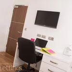 Rent 3 bedroom flat in Leicester