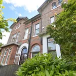 Rent 5 bedroom house in Trafford