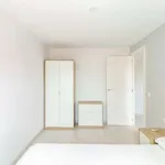 Rent 4 bedroom apartment of 55 m² in barcelona