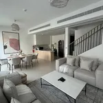 Rent 3 bedroom house of 207 m² in Dubai