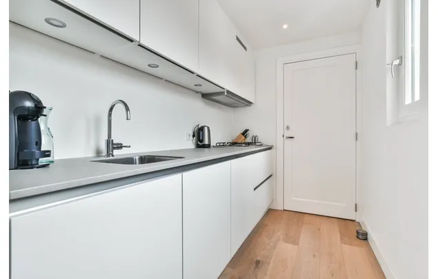 Huur 4 slaapkamer appartement van 67 m² in Haarlemmerbuurt