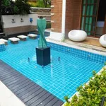 Rent 5 bedroom house of 346 m² in Bangkok