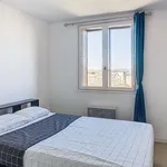 Appartement de 70 m² avec 4 chambre(s) en location à Avignon