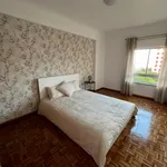 Rent 4 bedroom apartment in Lisbon