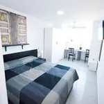 Rent a room of 95 m² in valencia