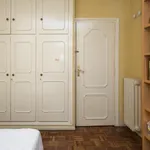 Rent 4 bedroom apartment in Madrid