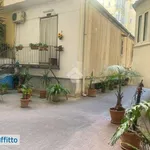 Affitto 4 camera appartamento di 100 m² in Palermo