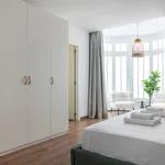 Rent 4 bedroom apartment of 130 m² in Valencia