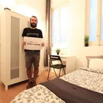 Rent a room of 208 m² in madrid