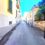 Affitto 3 camera appartamento di 130 m² in Naples