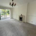 Rent 3 bedroom flat in East Midlands