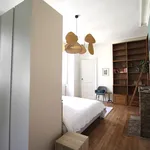 Rent 2 bedroom apartment of 142 m² in Bordeaux