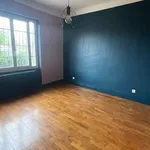 Rent 5 bedroom house of 105 m² in Décines-Charpieu