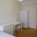 Rent a room in lisbon