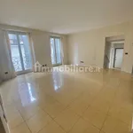 Affitto 4 camera appartamento di 130 m² in Gallarate