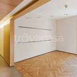 Rent 2 bedroom apartment of 85 m² in Milano